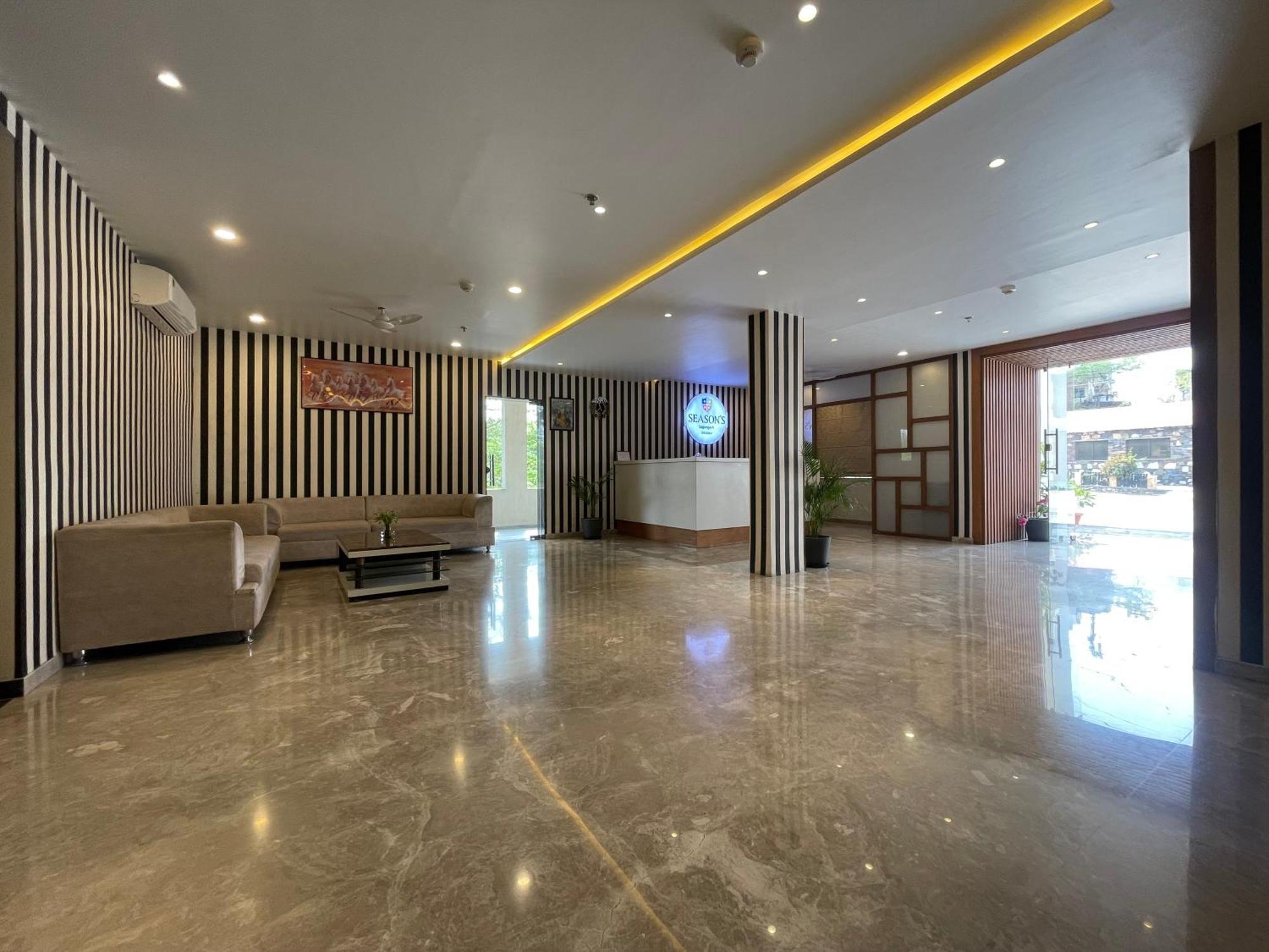 Seasons Sajjangarh Hotel Udaipur Eksteriør billede