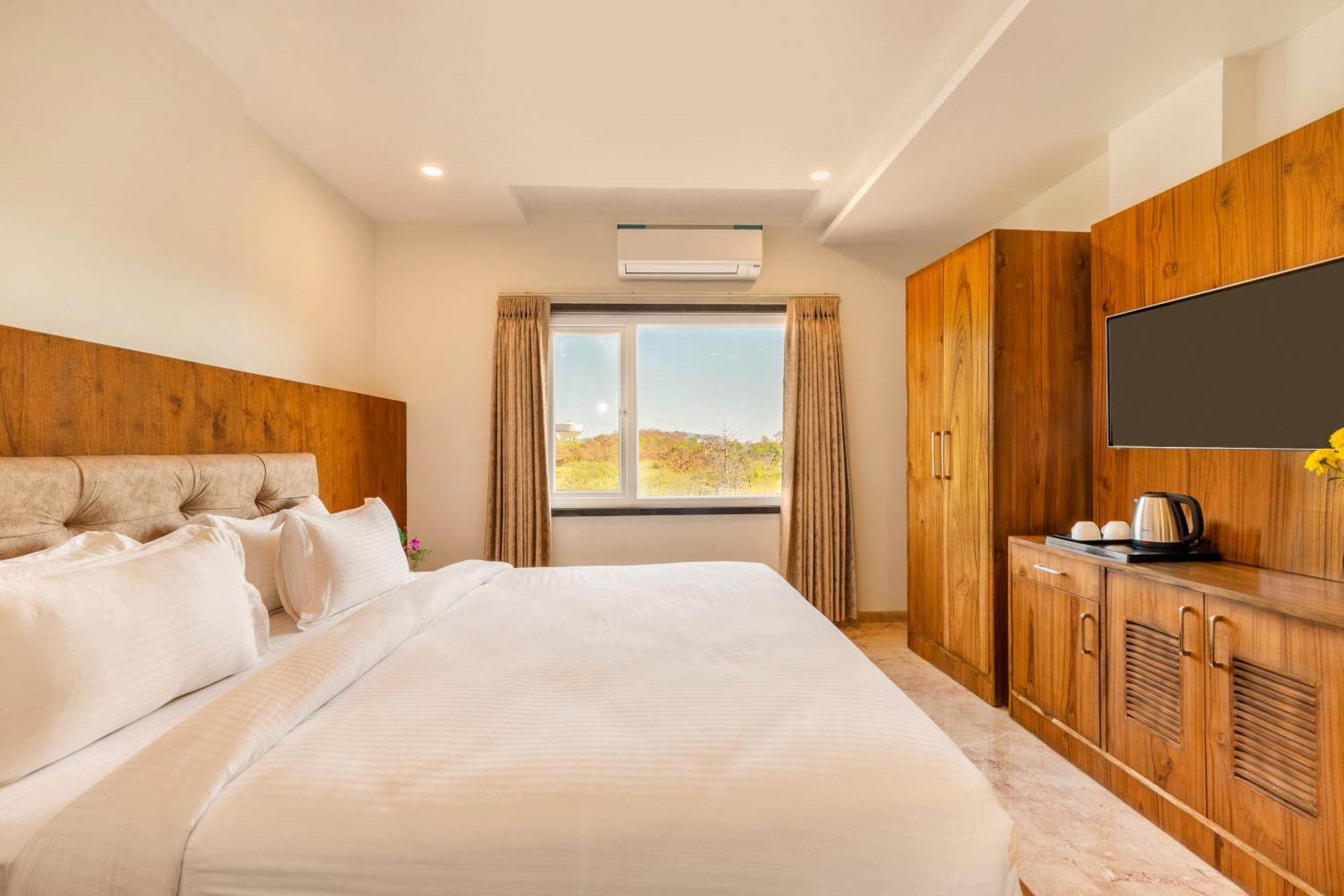 Seasons Sajjangarh Hotel Udaipur Eksteriør billede