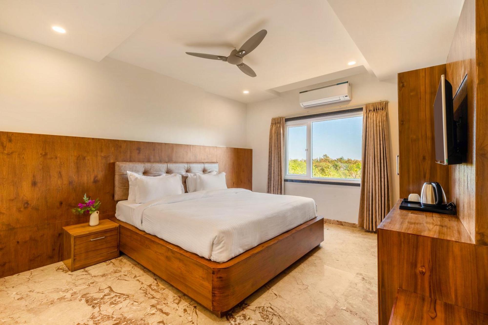 Seasons Sajjangarh Hotel Udaipur Eksteriør billede